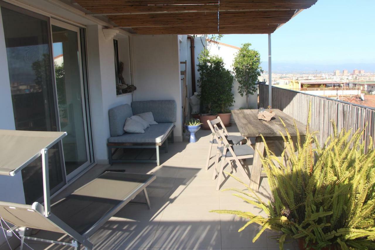 Mini Attico Panoramico Con Terrazza Apartment Cagliari Luaran gambar